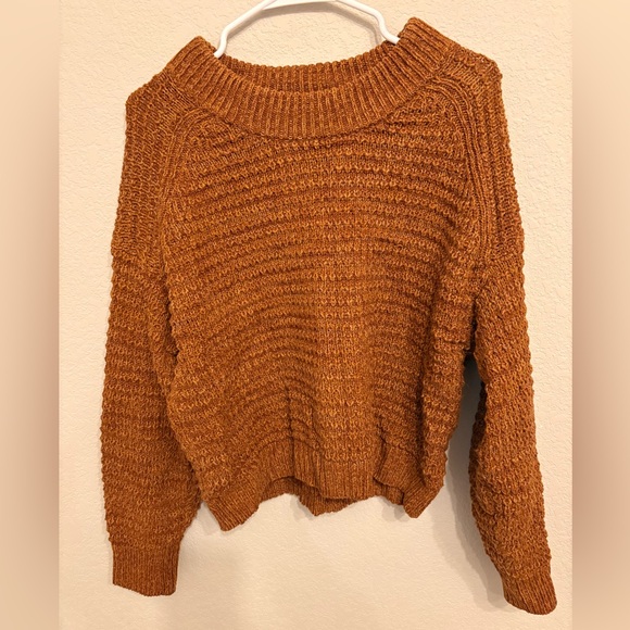 Sweater - Picture 1 of 3